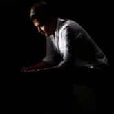 کاور آهنگ فقط عشق از رضا شیری